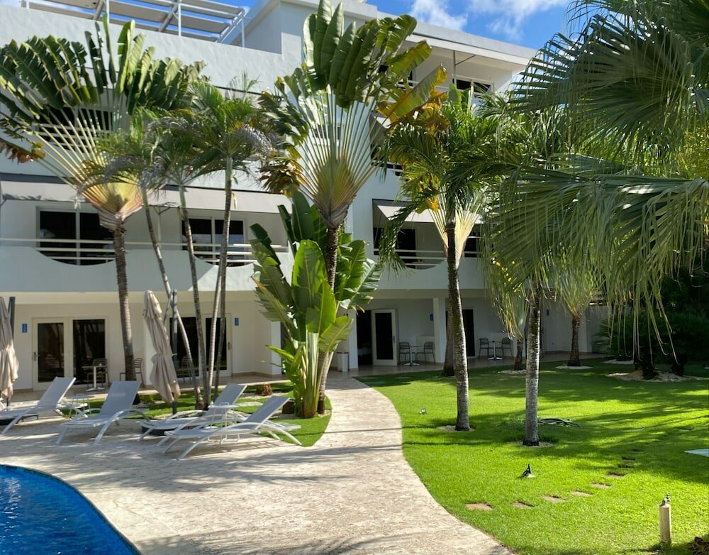 Фото New Garden Hotel