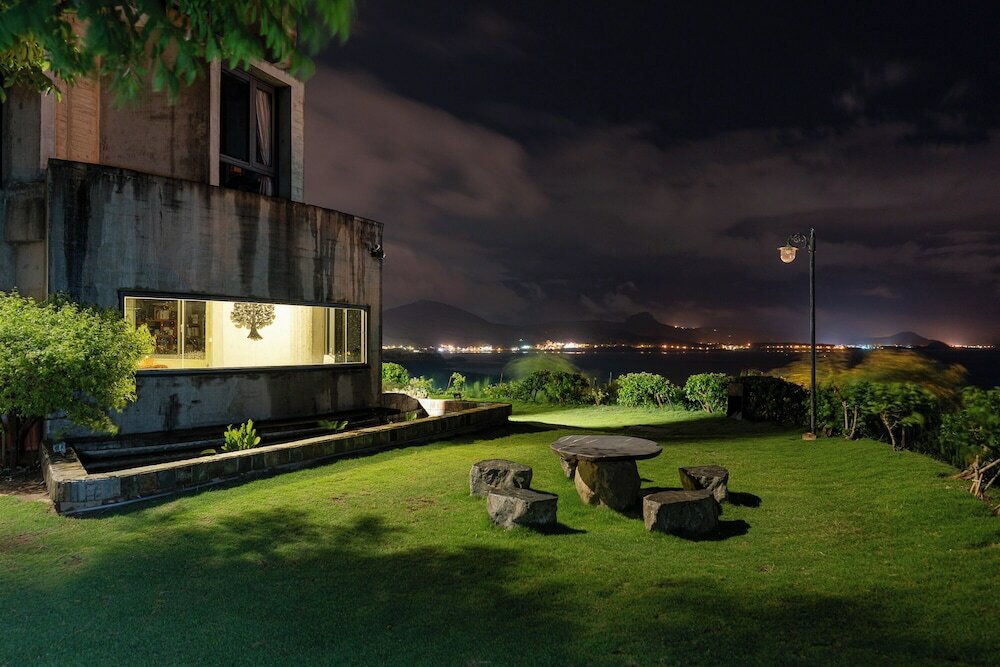 Фото The Light Inn