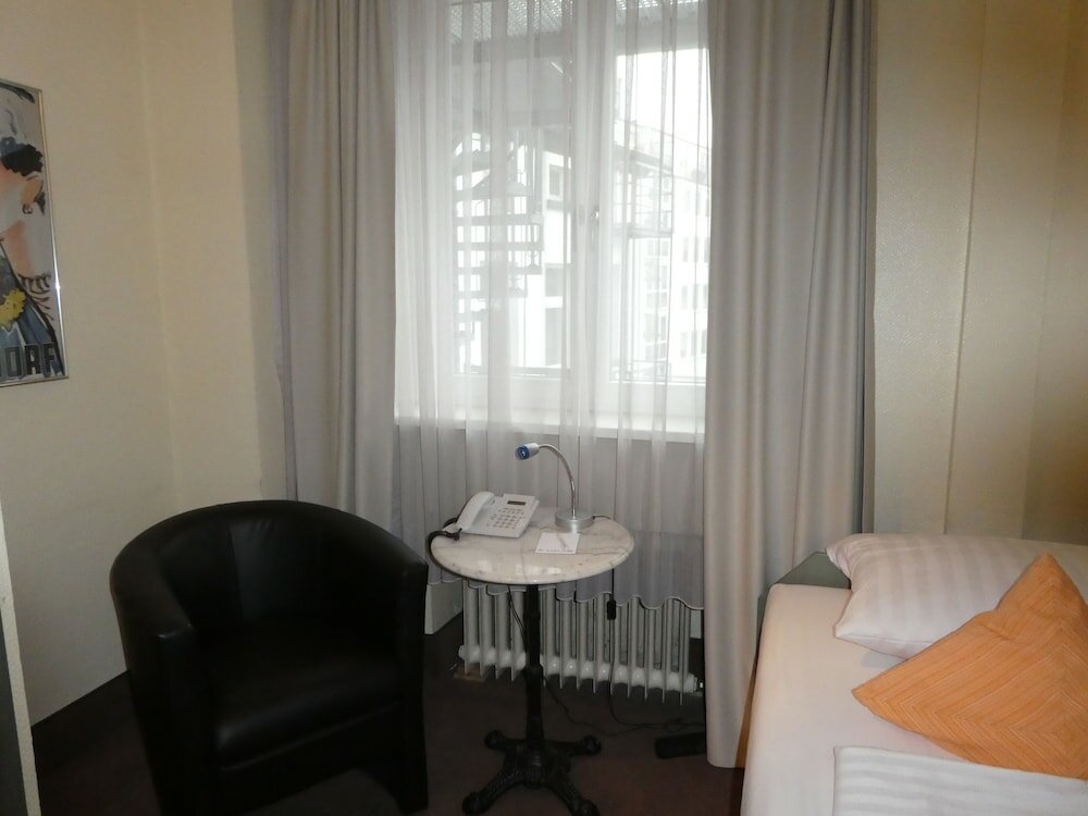 Фото Monopol Hotel