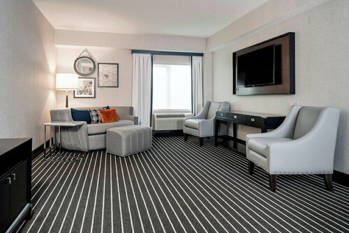 Гостиница Courtyard by Marriott Boston Brookline в Бруклайне