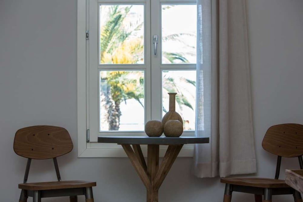 Фото Amymone Suites