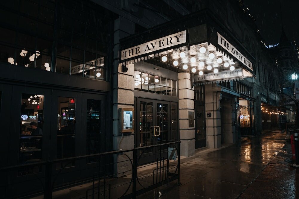 Фото The Avery Hotel