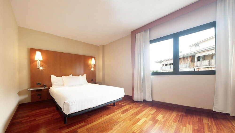 Фото Hotel Ciutat Martorell