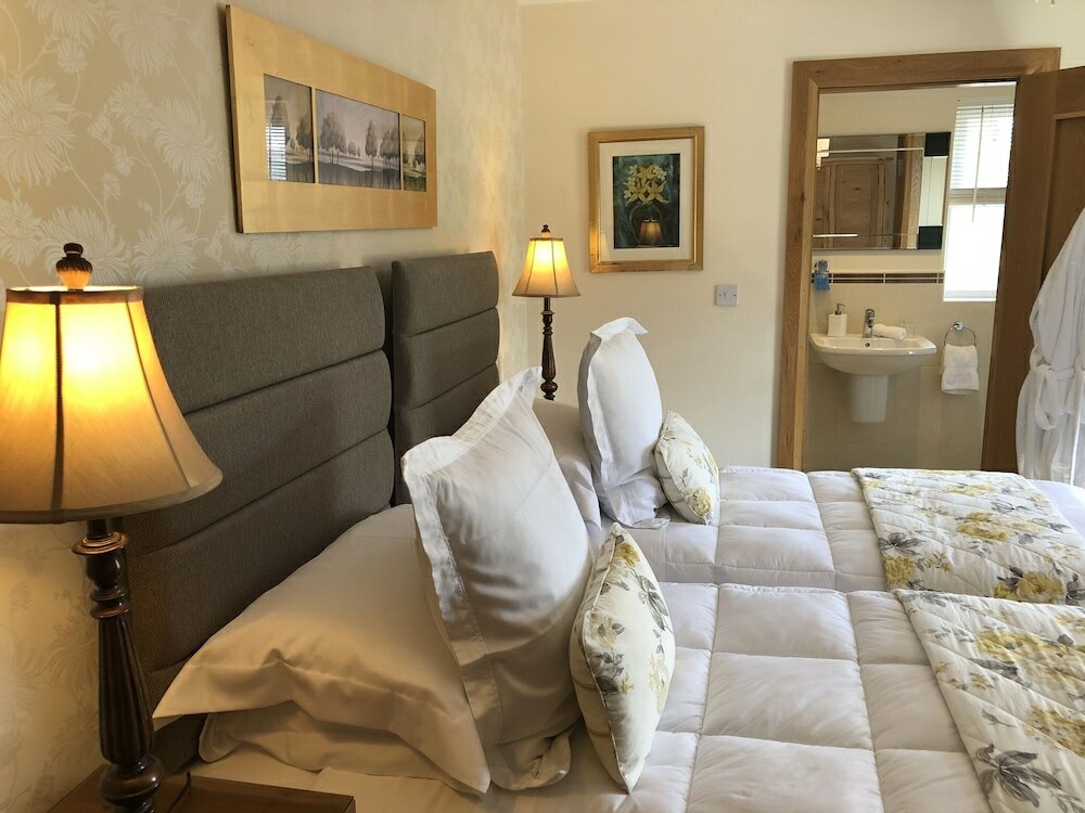 Фото Crowfield House