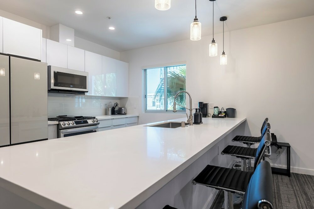 Фото Hotel Mai Downtown Long Beach