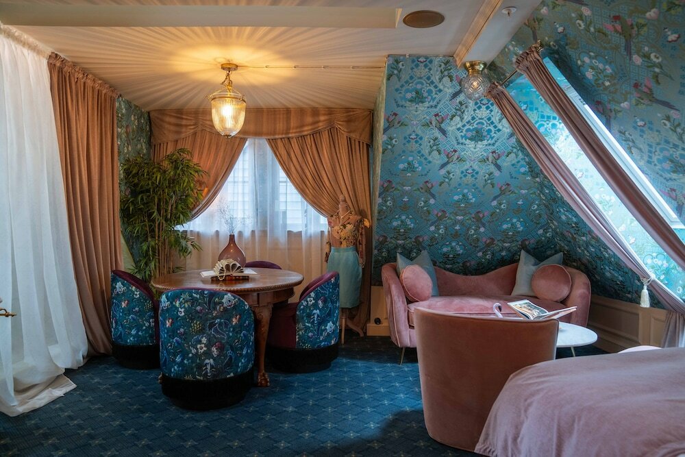 Фото Hotel Charmante