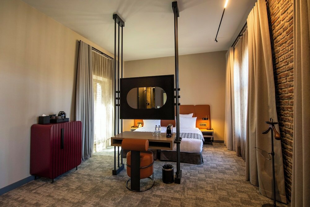 Фото Qarvasla Hotel