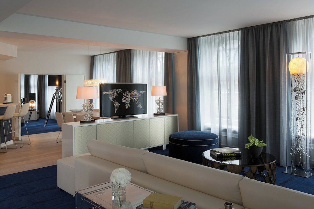 Фото Renaissance Hamburg Hotel