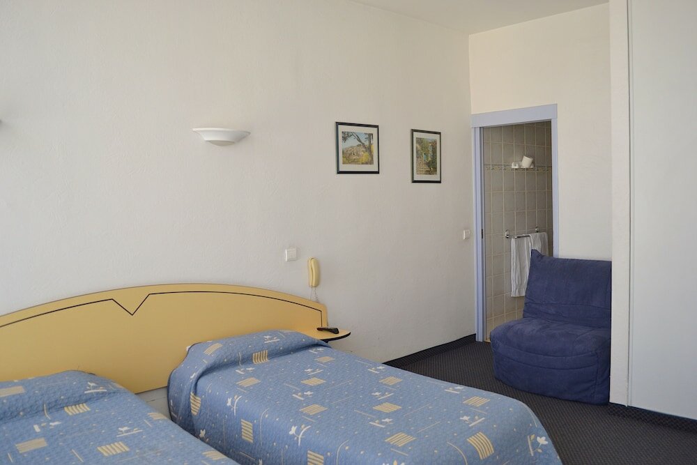 Фото Modern Hotel