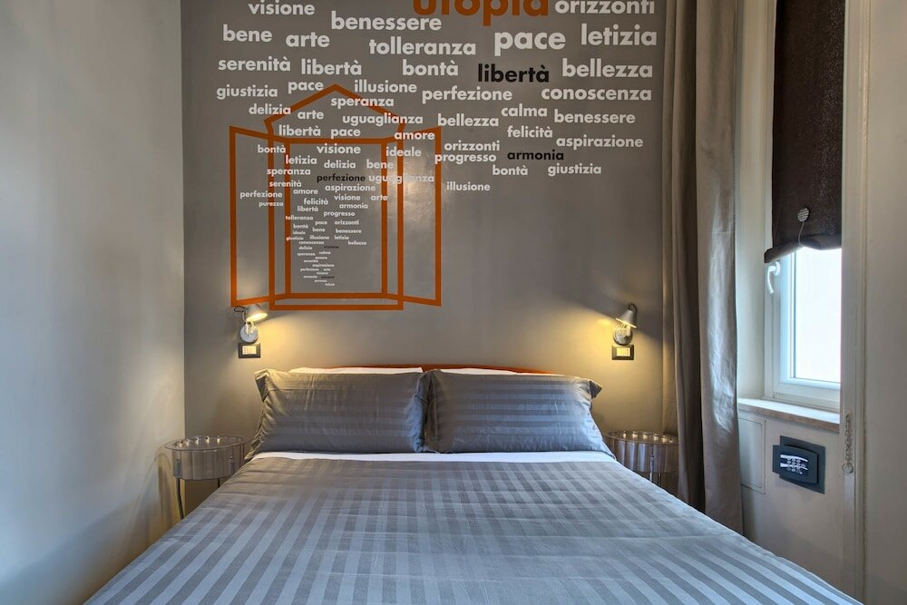 Фото The Pope's Window