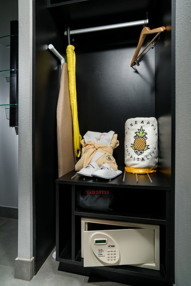 Фото Staypineapple, Hotel Five, Downtown Seattle