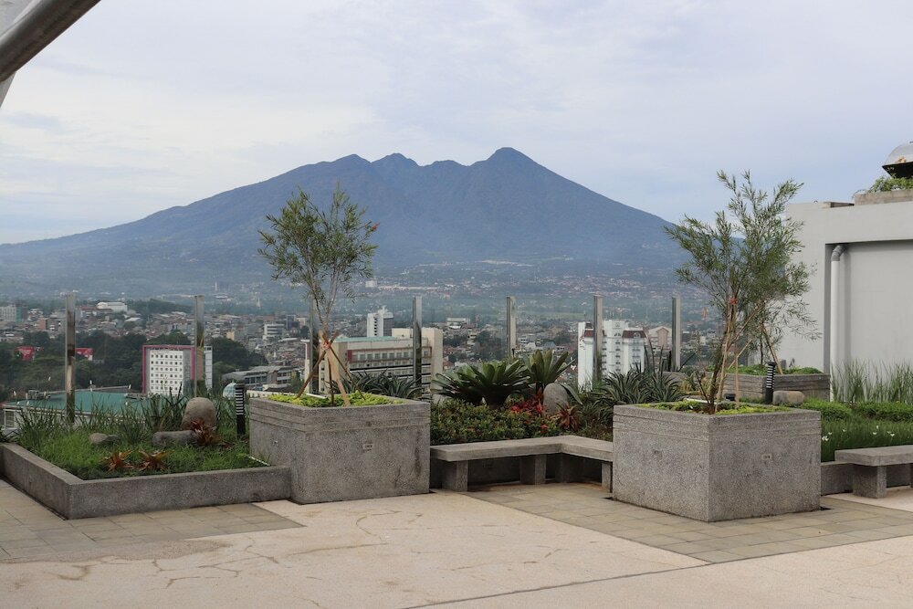 Фото Bigland Hotel Bogor