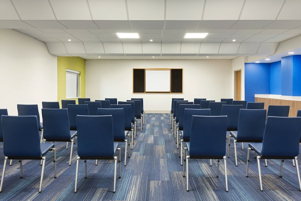 Фото Holiday Inn Express Hotel & Suites Mission-McAllen Area, an Ihg Hotel