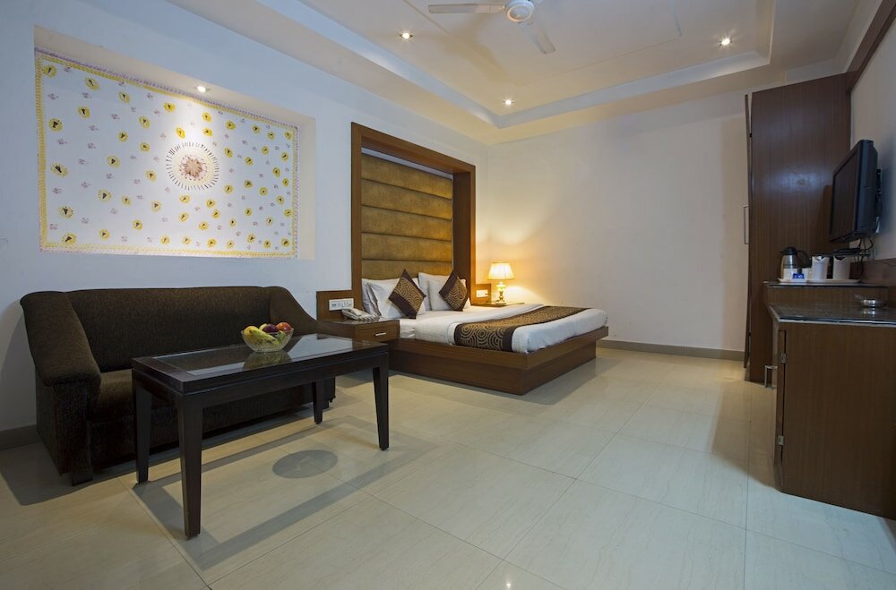 Фото Hotel Krishna Deluxe