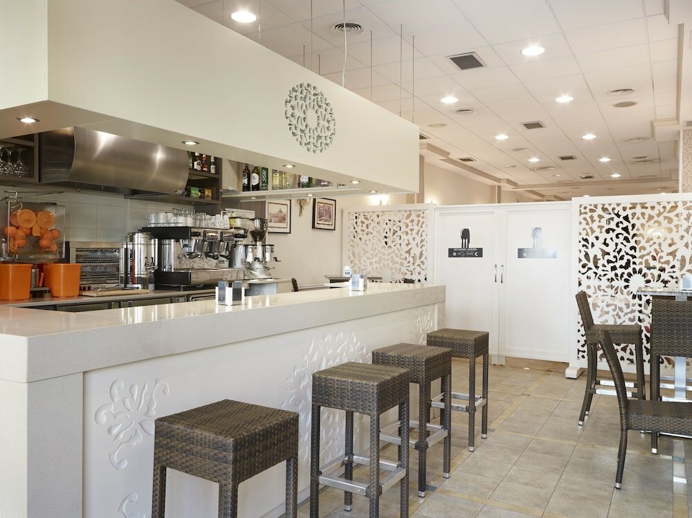 Фото Hotel Maestranza