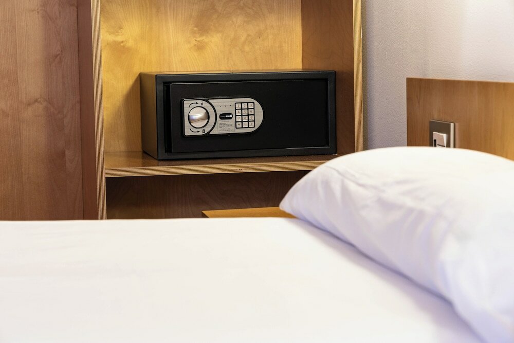 Фото Kyriad Direct Eth Irun