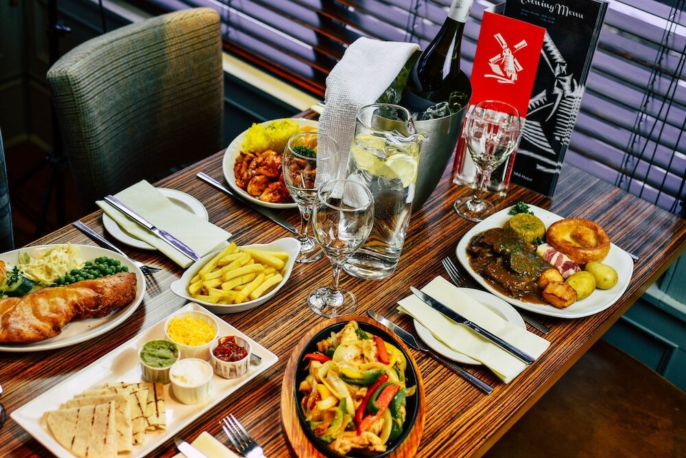 Фото The Dutch Mill Hotel