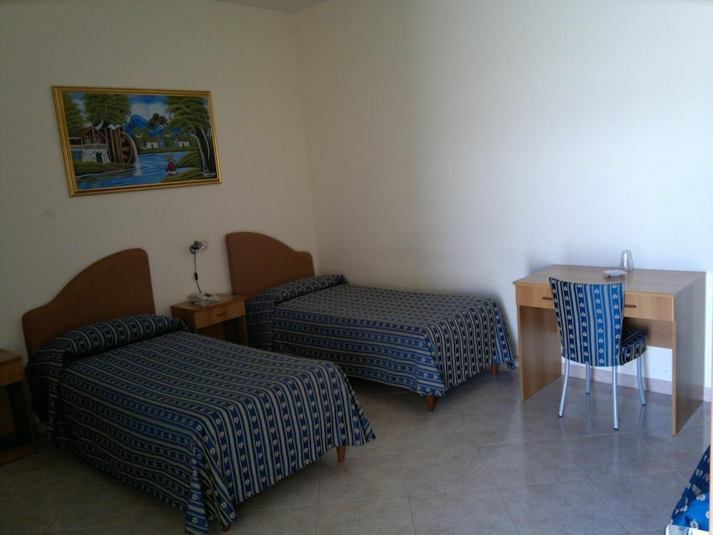 Фото Genius Hotel