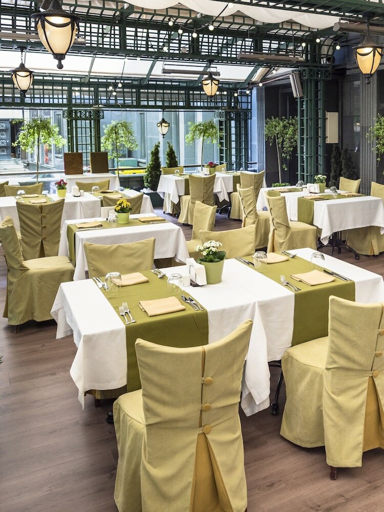 Фото Grand Hotel Sofia