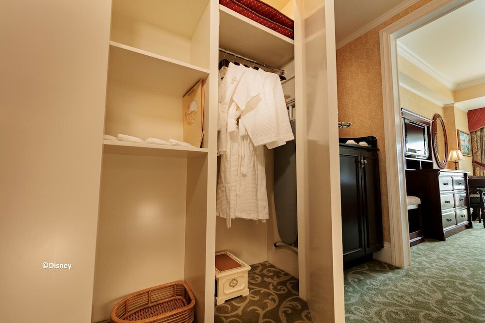 Фото Hong Kong Disneyland Hotel