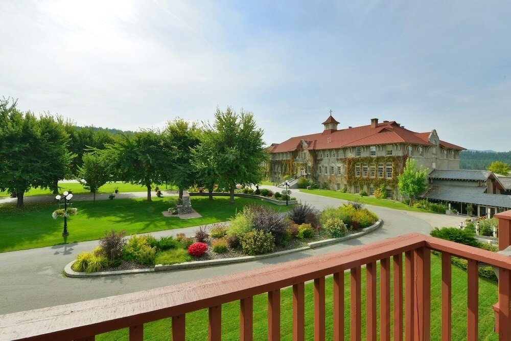 Фото St. Eugene Golf Resort & Casino