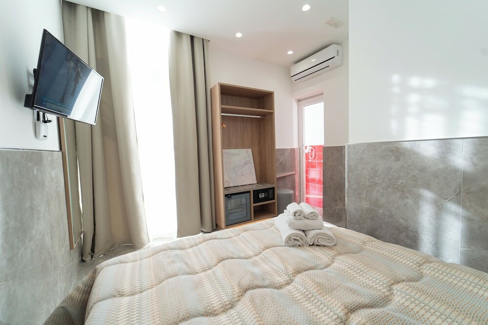 Фото B&b Le 4 Stagioni Dante's Suites