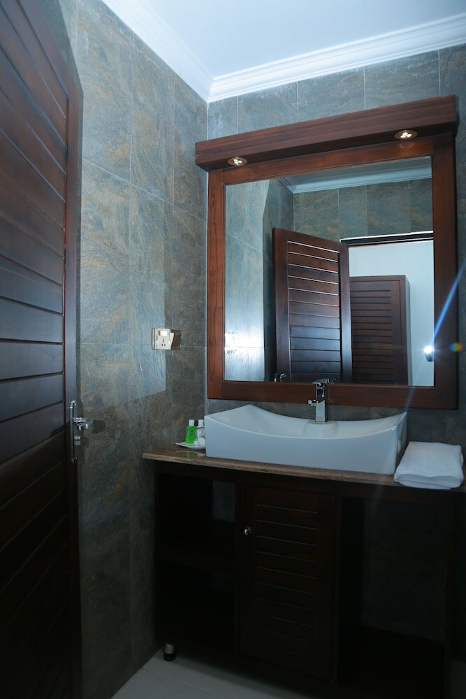 Фото Galaxy Grand Hotel