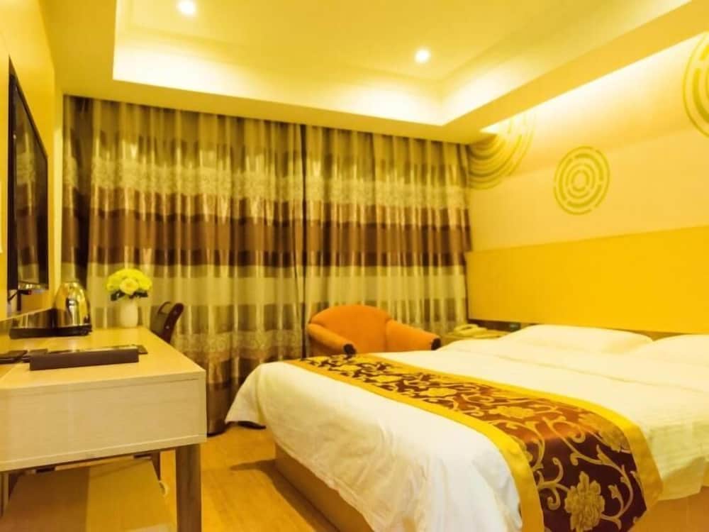 Фото GreenTree Express Hotel Shanghai Zhoupu Shenmei East Road Subway Station