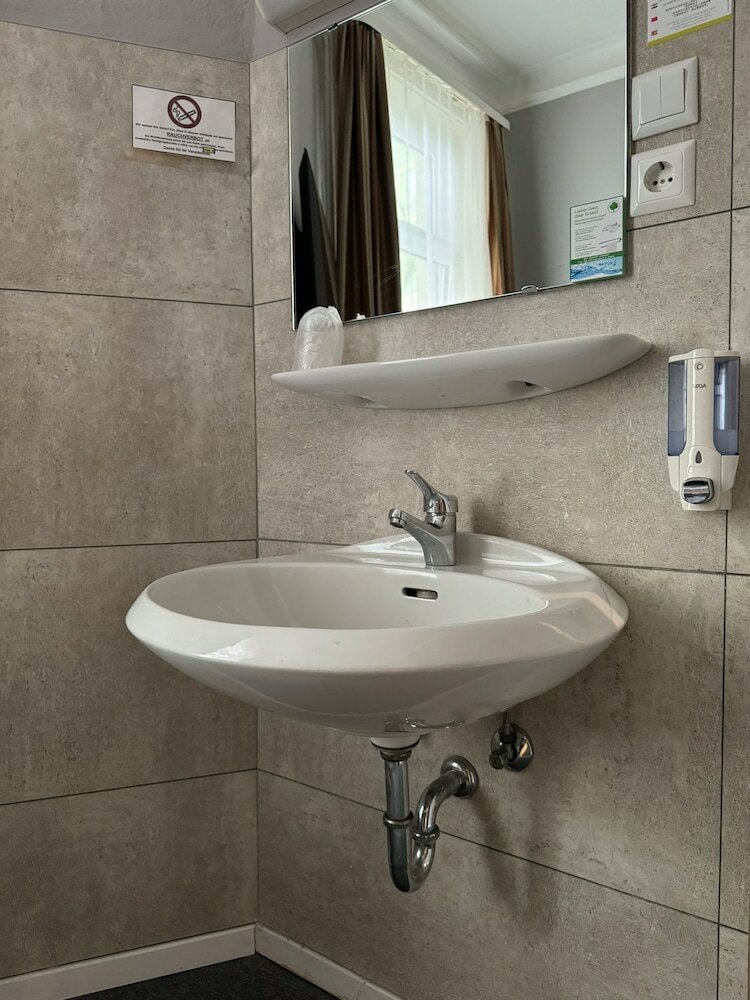 Фото Hotel-Pension Kieler Hof