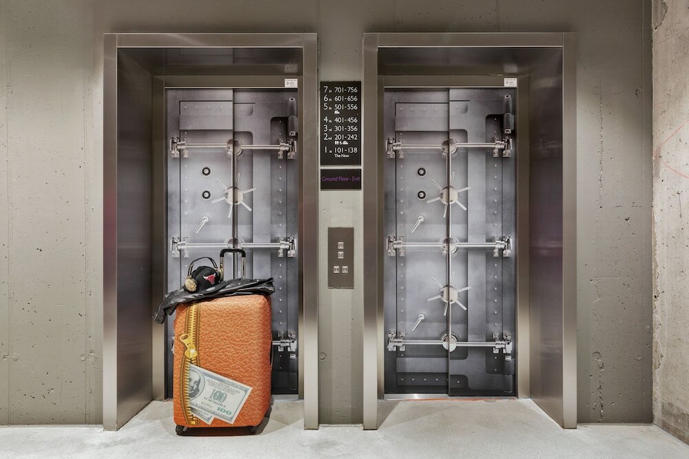 Фото Moxy Frankfurt City Center