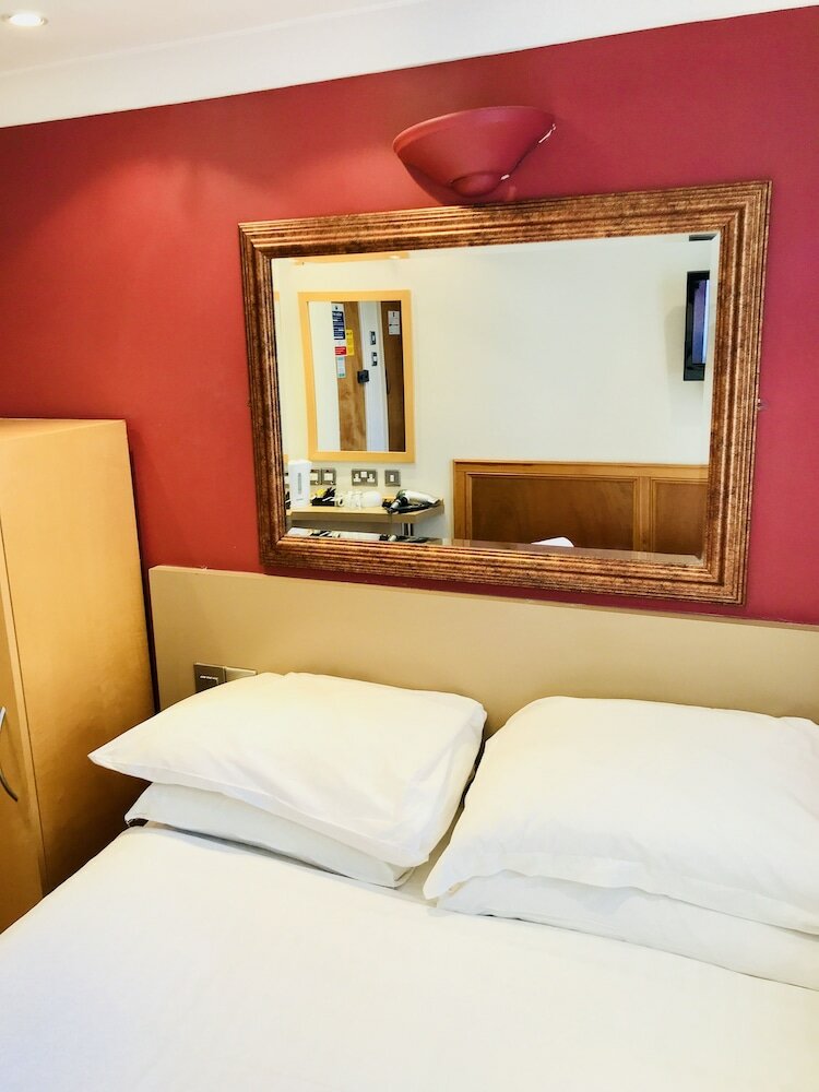 Фото The Excelsior Hotel