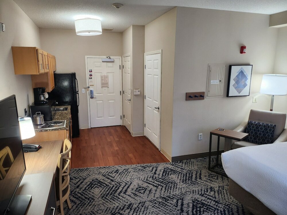 Фото Candlewood Suites Harrisburg, an Ihg Hotel