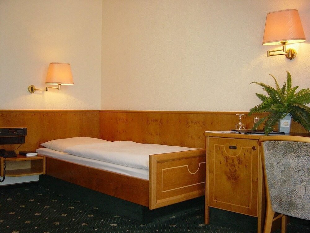 Фото Hotel Simonshof Wolfsburg