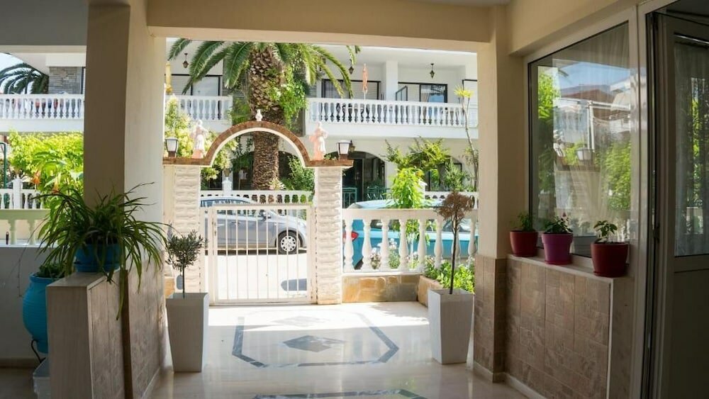 Фото Niki Apartments