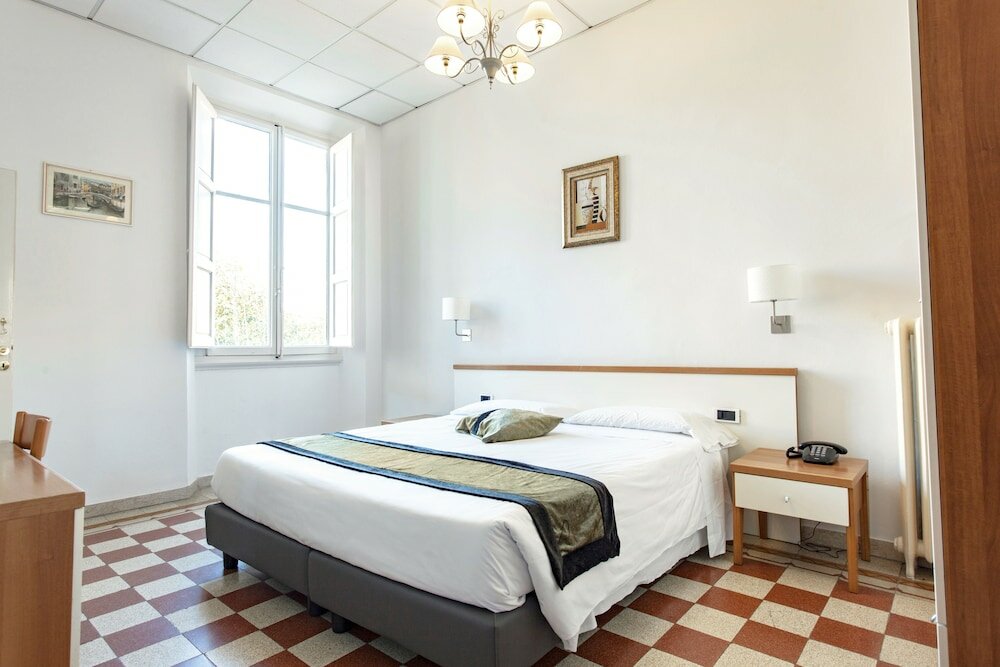 Фото Hotel St. James