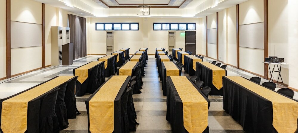 Фото Sotogrande Iloilo Hotel