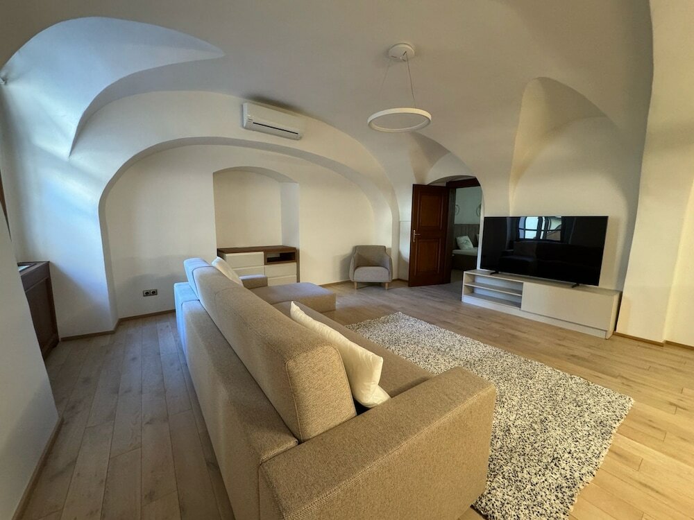 Фото Hotel U Tri Pstrosu