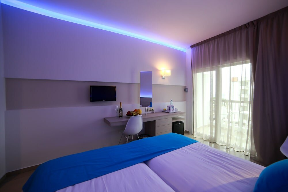 Фото Les Palmiers Boutique Beach Hotel and Luxury Apartments