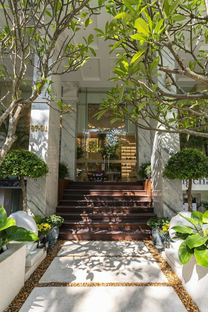 Фото Au Lac Charner Hotel