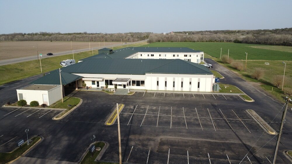 Фото USA Inn Junction City Near Fort Riley