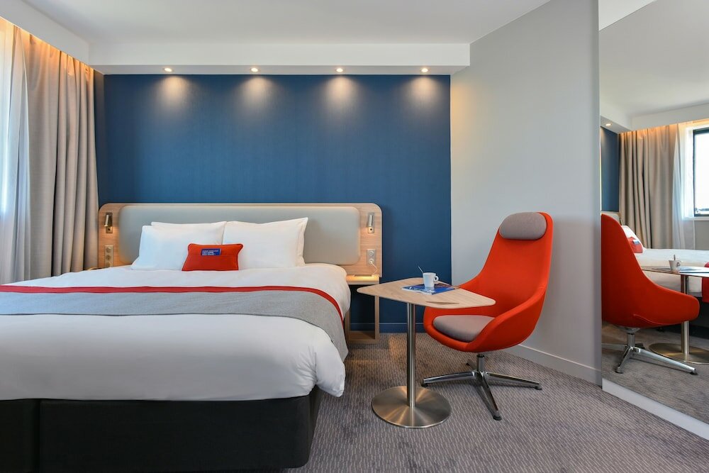 Фото Holiday Inn Express Rouen Centre - Rive Gauche by Ihg