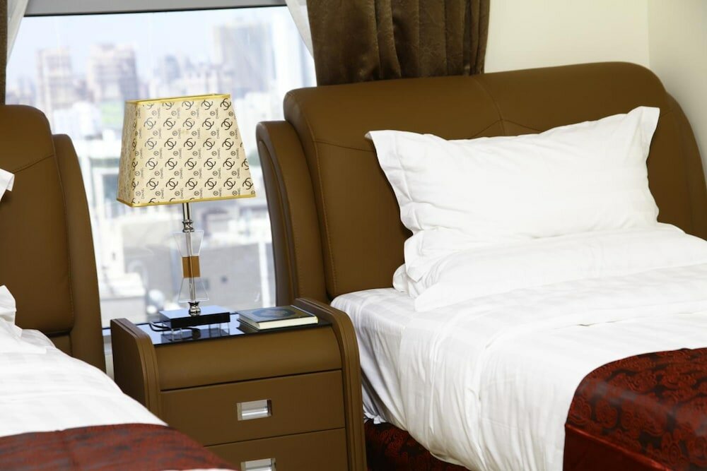 Фото Laguna Hotel Suites