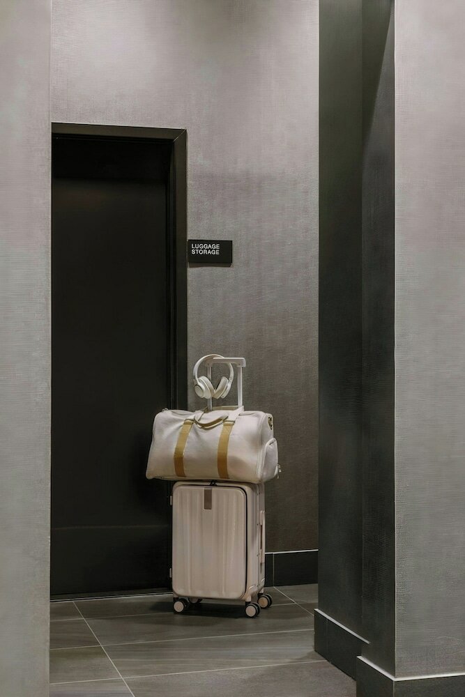 Фото Sonder at The Nash