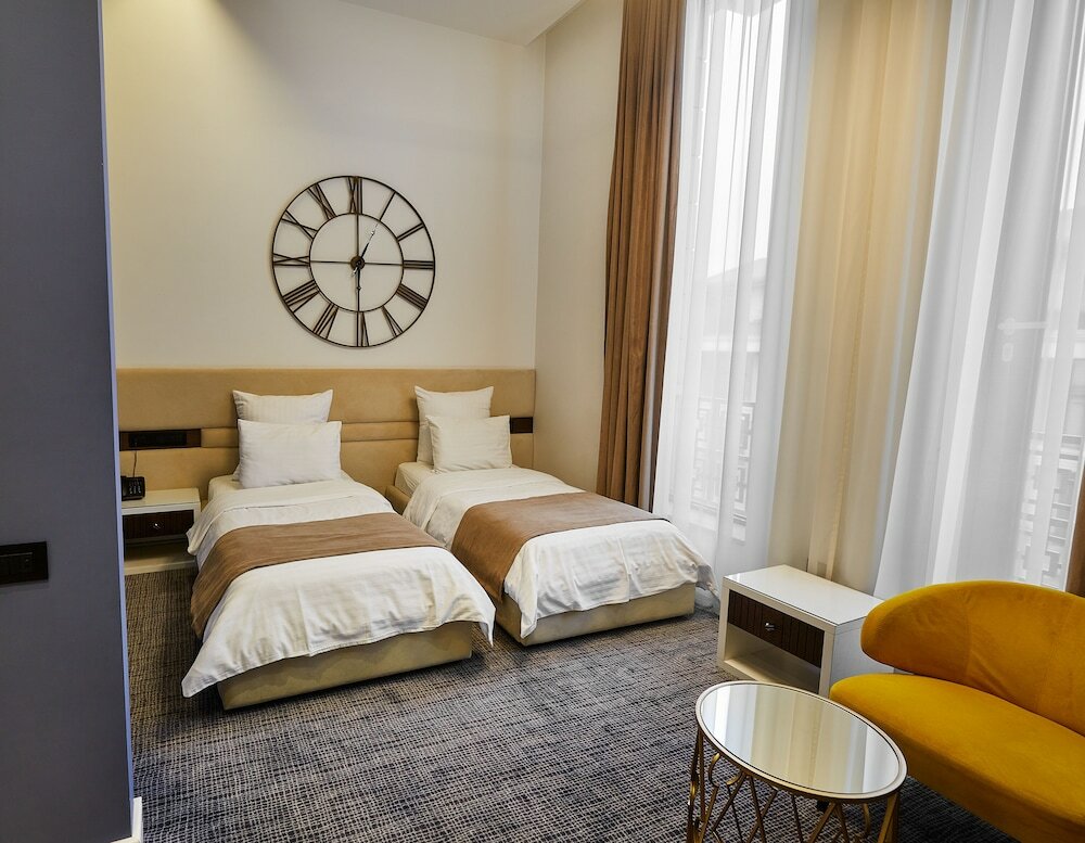 Фото Aghababyan's Hotel