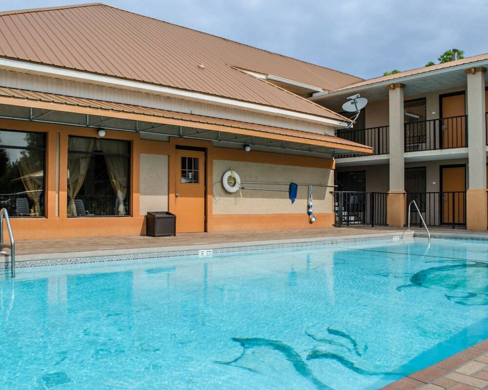 Фото Quality Inn near Manatee Springs State Park