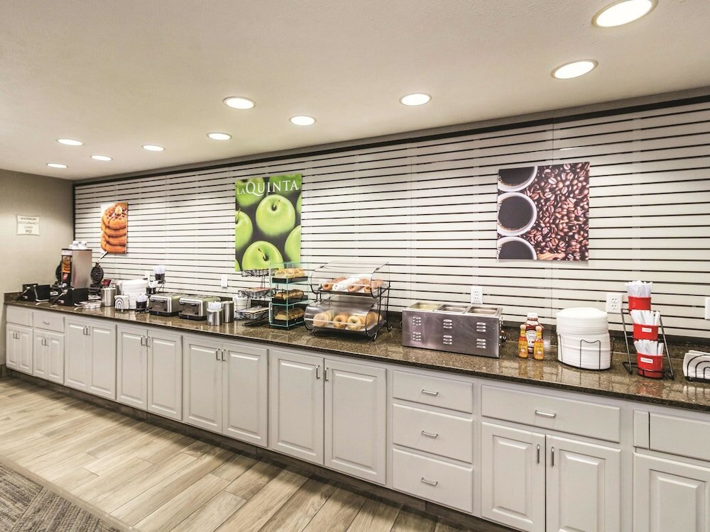 Фото La Quinta Inn & Suites by Wyndham Fargo-Medical Center