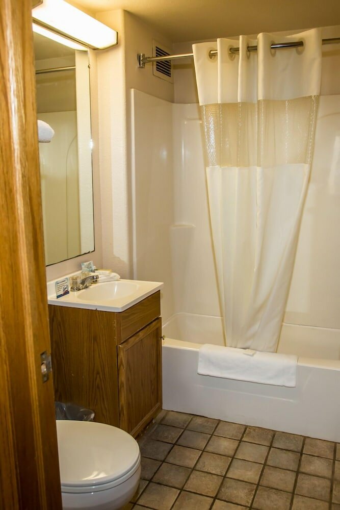 Фото Baymont by Wyndham Fargo