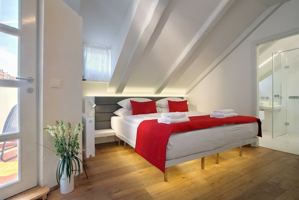 Фото Bishop's House