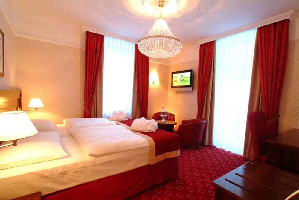 Фото Hotel Salzburger Hof