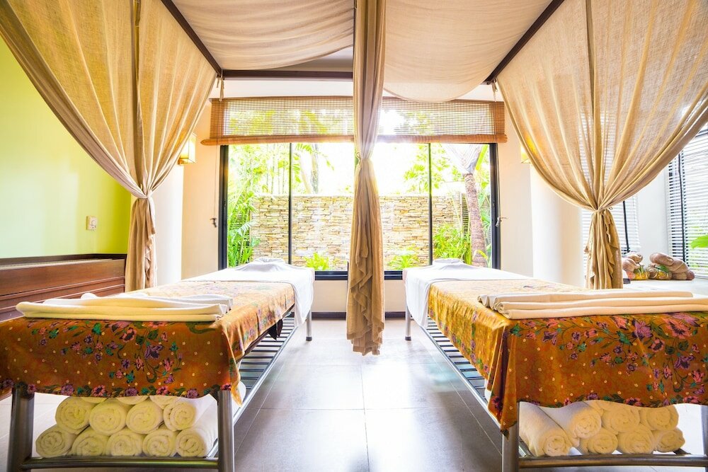 Фото Novotel Rayong Rim Pae Resort